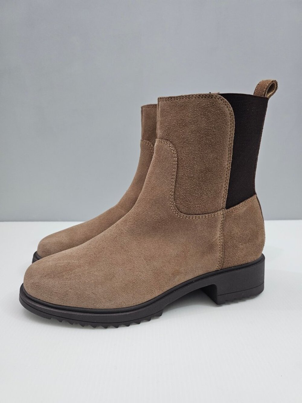 Blondo Colbee Waterproof Chelsea Ankle Boot Womens 9.5 Brown Suede Lug Sole NEW